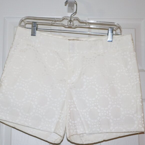 Banana Republic Pants - Banana Republic  | White Jacquard Geometric Shorts, Size 4